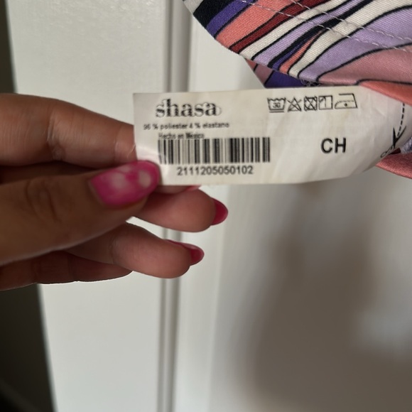 Off the shoulder Crop Top - Picture 3 of 3